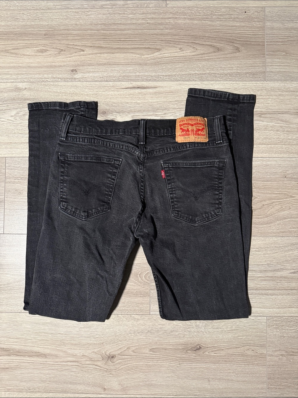 Levi's Men's Black Slim Straight Jeans with Signature Patch